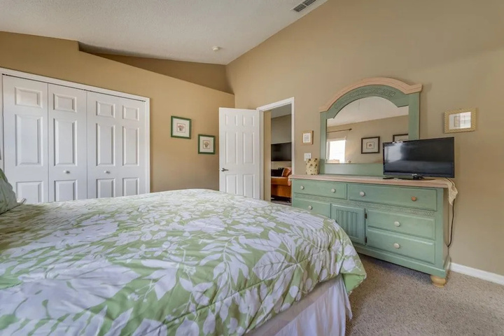Room 4 of 24