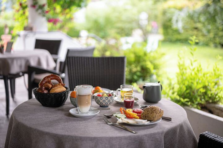 Breakfast/Coffee Service 49 of 70