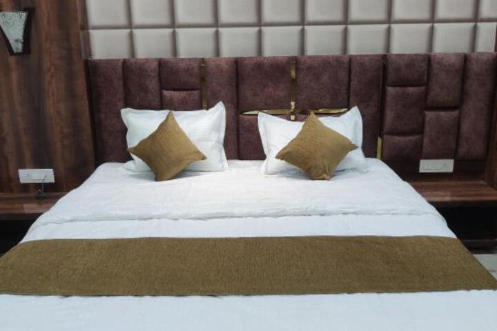 Hotel Praj Paradise