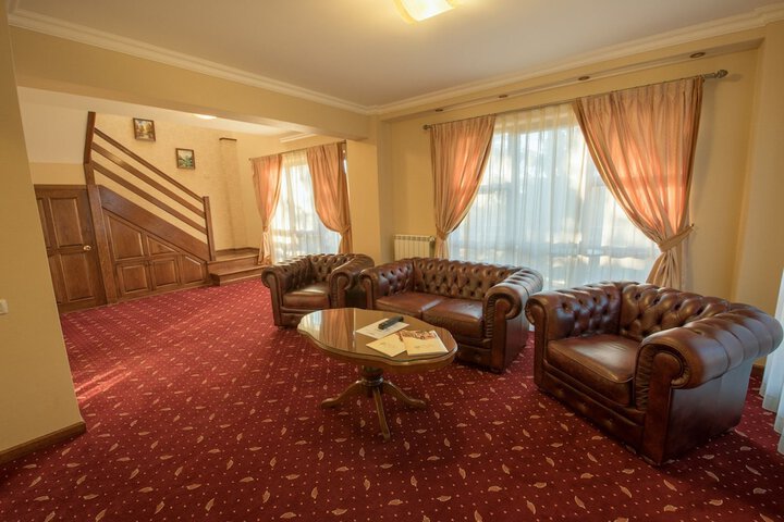 Room 27 of 73