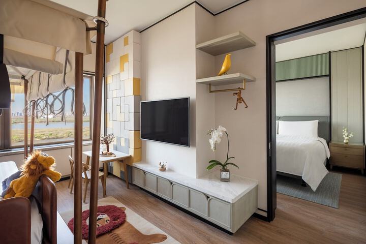 Room 46 of 110