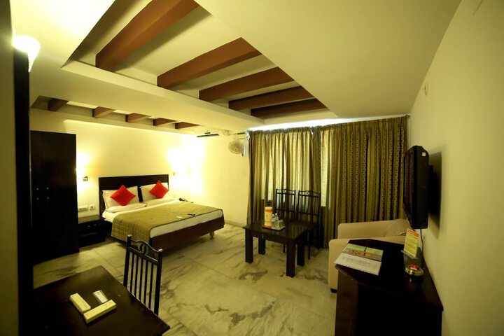 Room 15 of 33