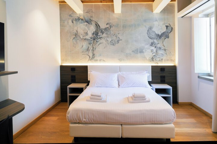 Room 4 of 89