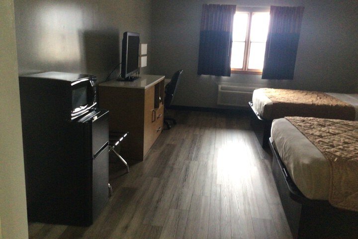 Standard Room, King or Two Doubles (2 of 6)