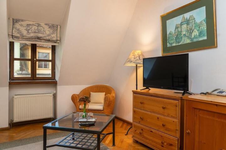 Room 10 of 34