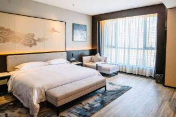 Room 9 of 10