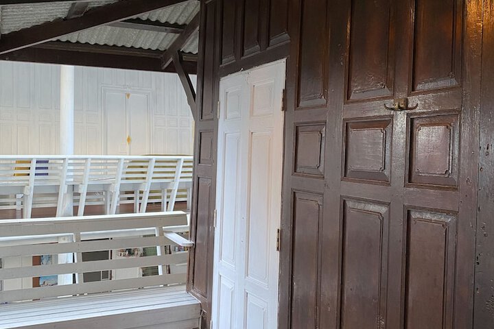 Room 32 of 181