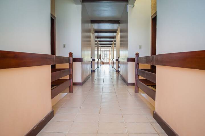 Ballroom/Hall 81 of 100
