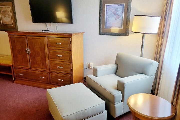 Room 11 of 40