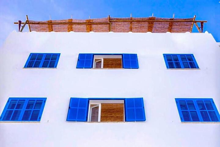 Exterior of Som Suret Hotel - Adults Only