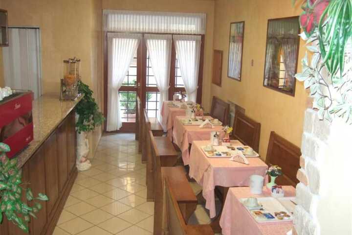Breakfast/Coffee Service 39 of 66