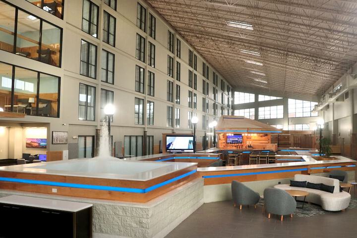 Lobby lounge