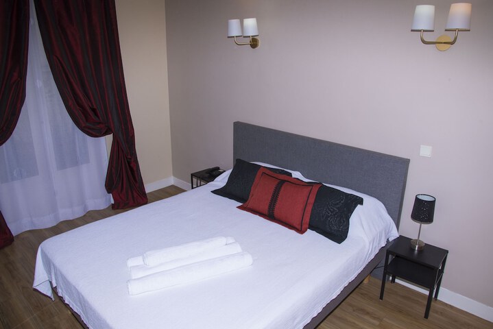 Room 8 of 38