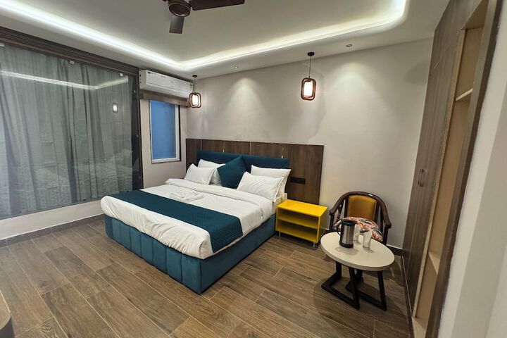 Room 16 of 39