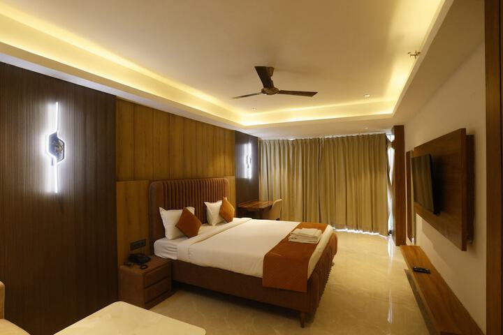 Room 4 of 11