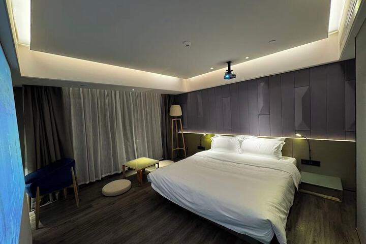 Room 20 of 39