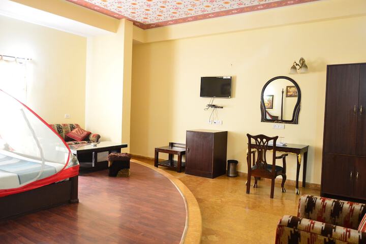 Room 7 of 44