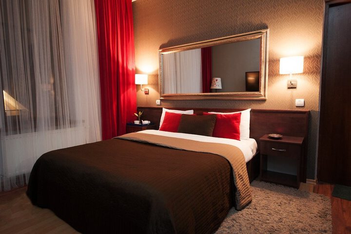 Room 14 of 38