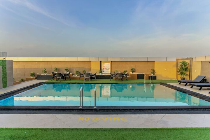 Pool 20 of 45