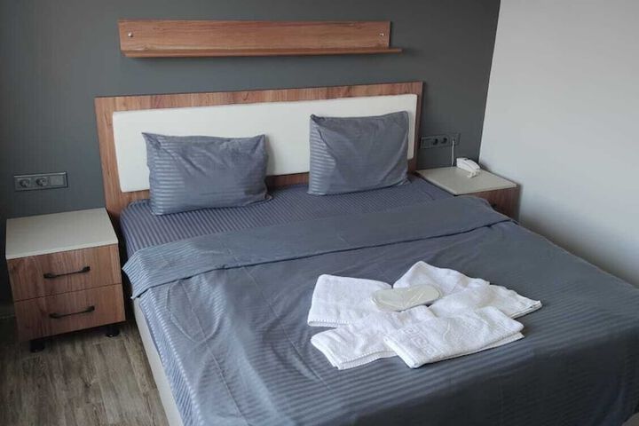 Room 9 of 22
