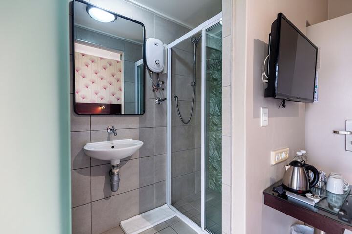 Room 20 of 42