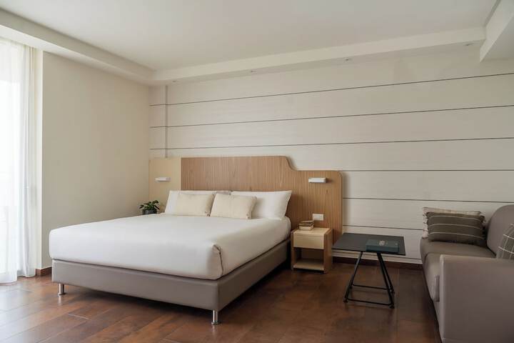 Room 25 of 153