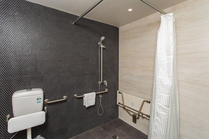 Room 30 of 51