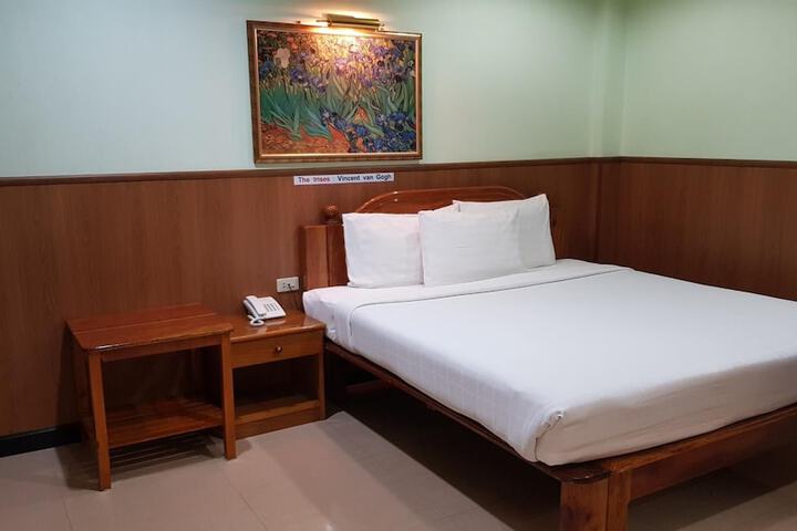 Room 19 of 50