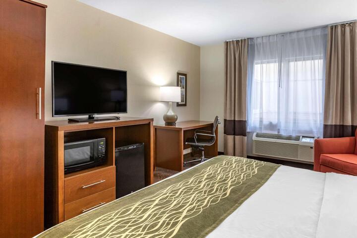 Standard | King Bed (9 of 13)