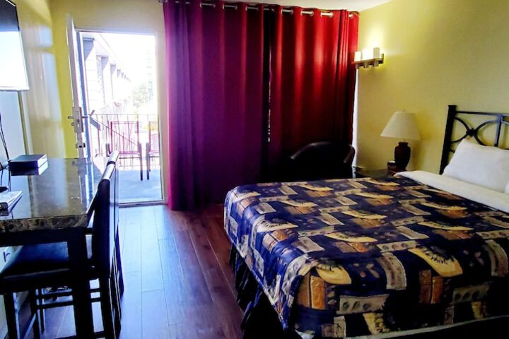 Room 5 of 45