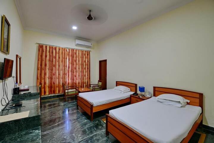 Room 8 of 39