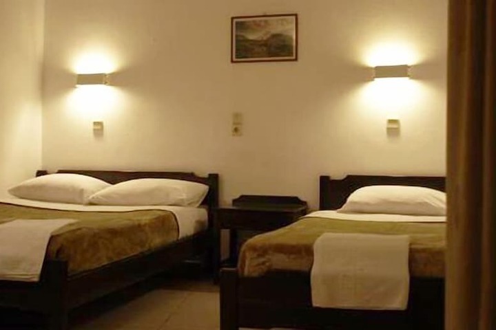 Room 15 of 44