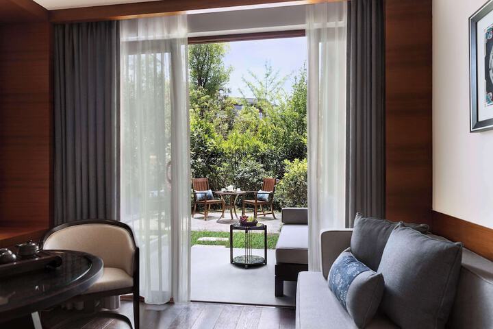 Room 21 of 49