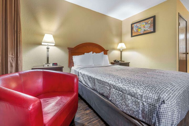 Double Bed Accessible (2 of 19)