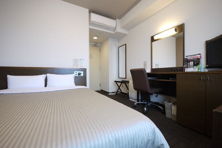 Room 5 of 38