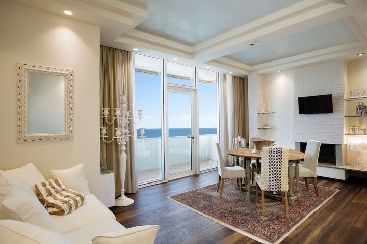 Room 52 of 90