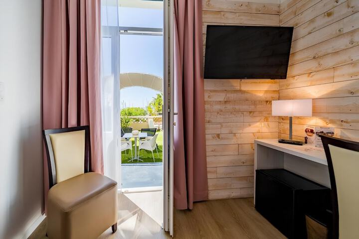 Room 21 of 63