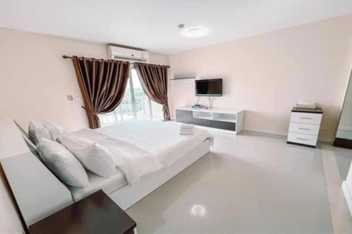 Room 14 of 84