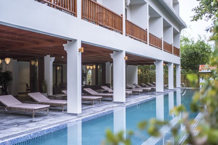 Vinh Hung Old Town Hotel