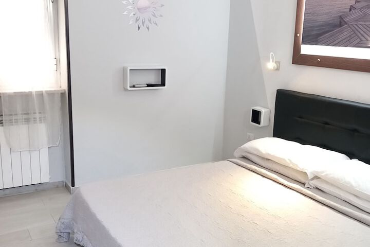 Room 4 of 42