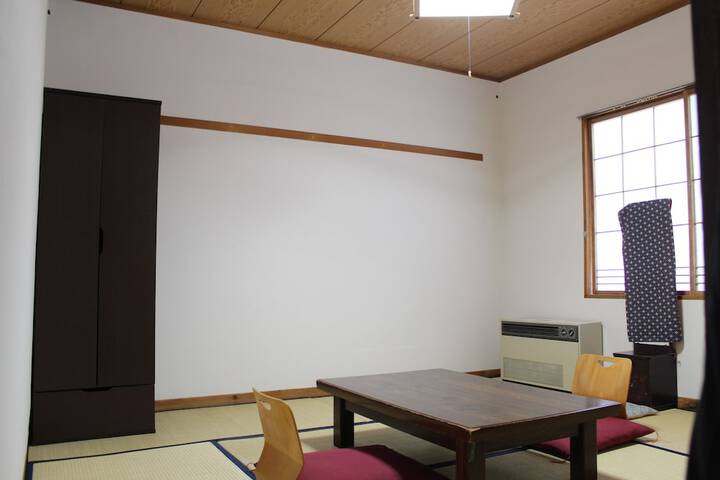Room 11 of 79