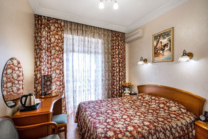 Room 3 of 66
