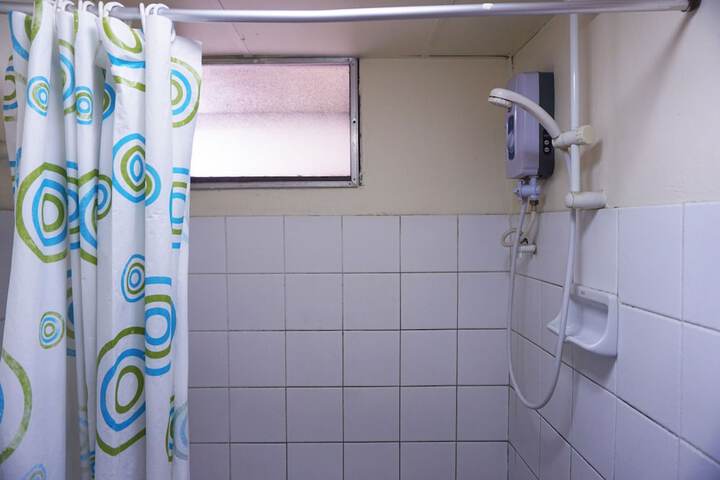 Room 13 of 25