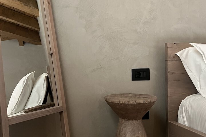 Room 13 of 93