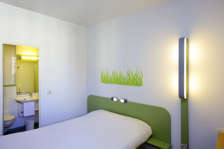 Room 6 of 35