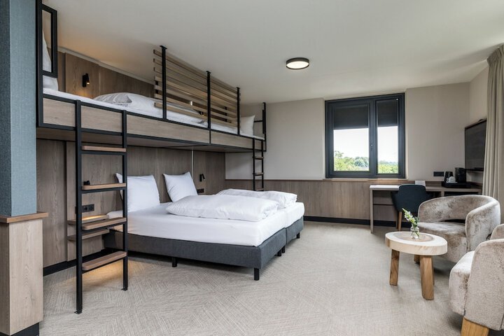 Room 3 of 55