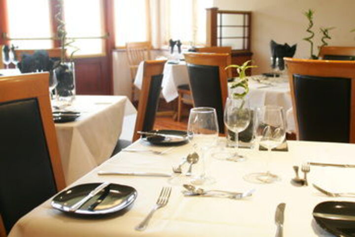 Dining 18 of 61