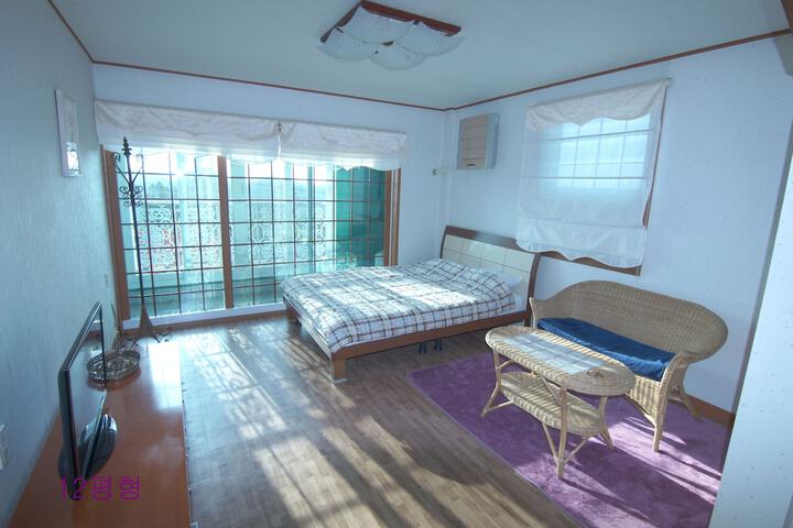 Room 7 of 34