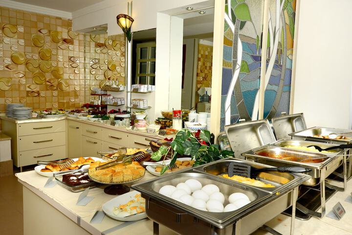 Breakfast area