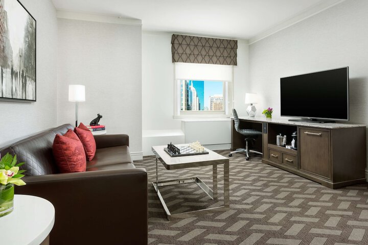 Room 73 of 144